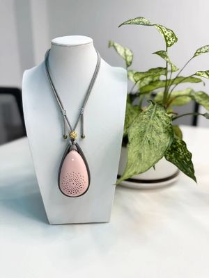 Kompaktowy 96*56*33mm noszony oczyszczacz powietrza 21-godzinny ciągły działanie 850mAh bateria Ultra cichy