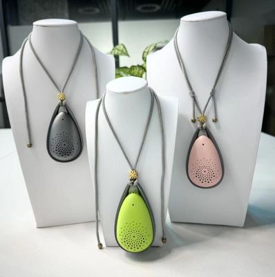 21 godzin Żywotność akumulatora Przenośny noszony filtr powietrza do ochrony przed alergenami 96*56*33mm